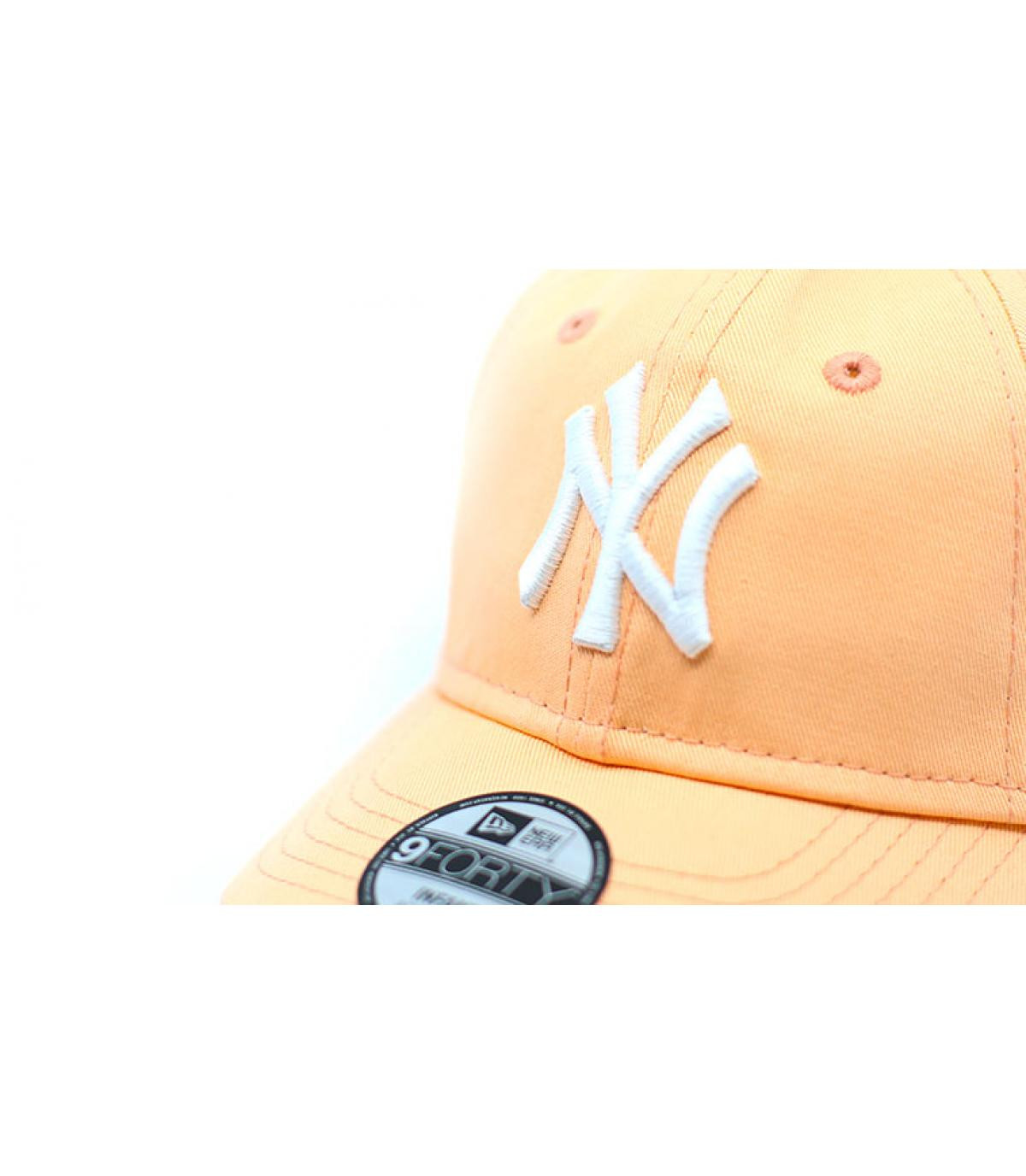 roze baby cap NY roze baby cap NY